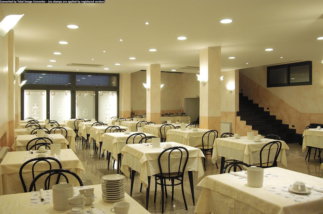 Hotel Ideale Varraze Exterior foto